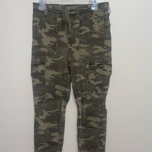American Eagle Camo Skinny Pants